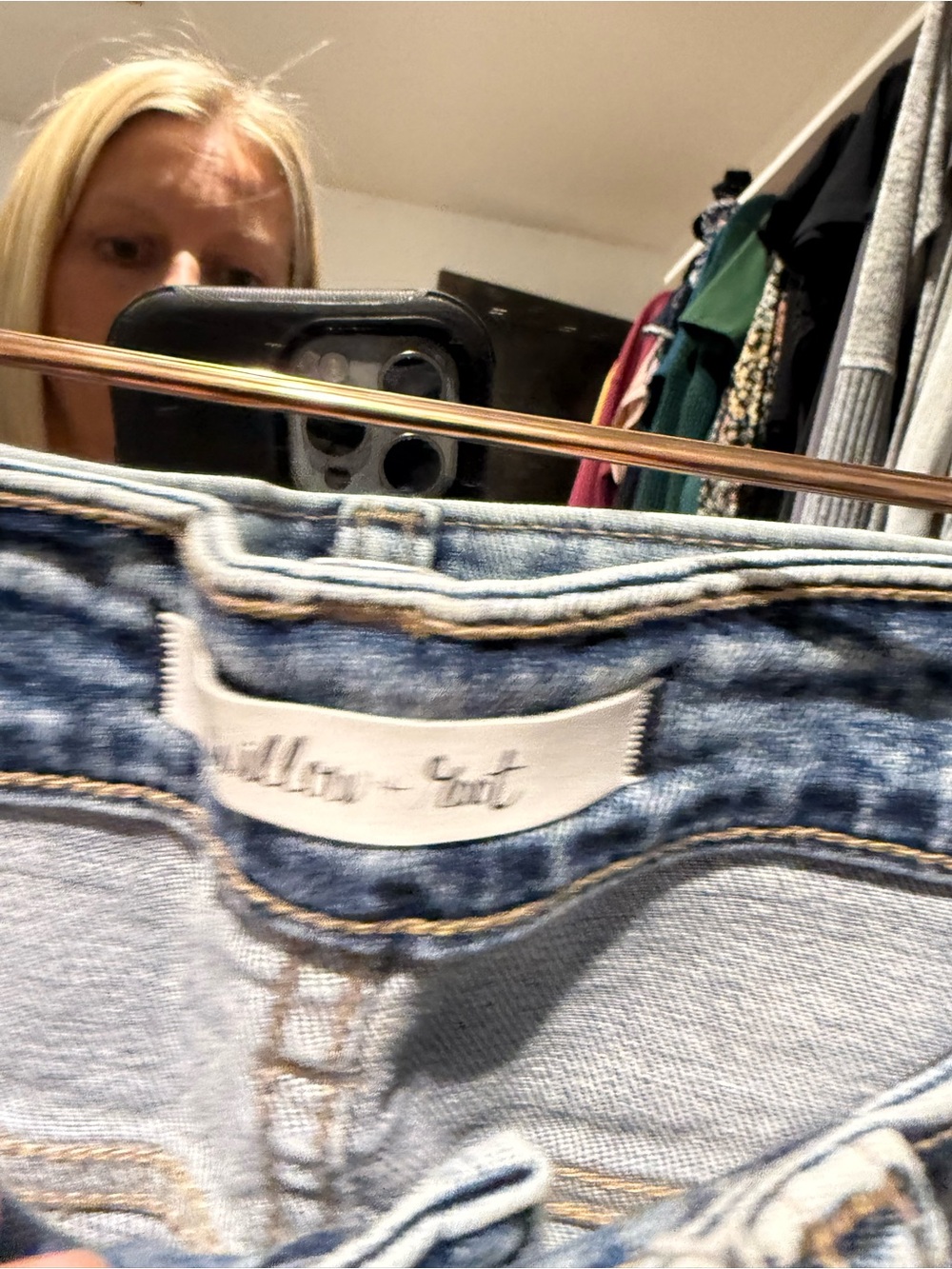 Distressed Light Blue Women’s Ripped Jeans - Unbranded - Picture 3 of 4